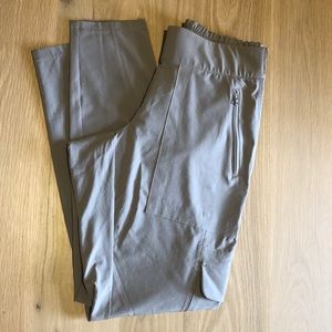 Athleta Gray Cargo pants zip pockets elastic waist